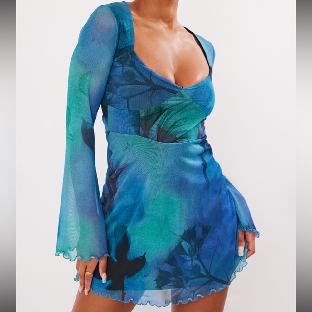 Blue Blur Floral Print Mesh Under-bust detail shift dress. Size 8
